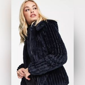 Gianni Feraud Lola ribbed velvet puffer jacket in midnight size 8